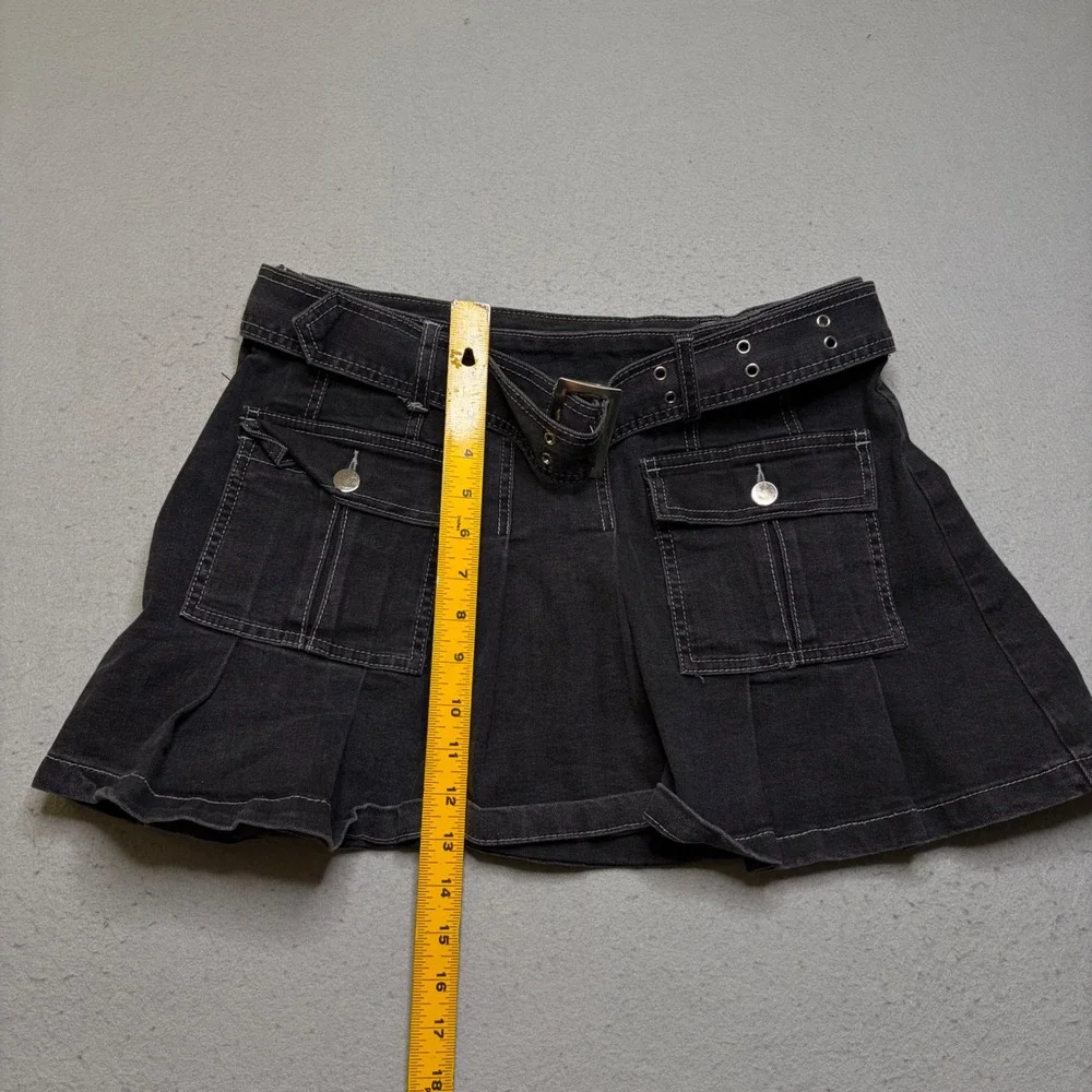 Hot Topic Mini Skirt Womens LG Black Denim Belted Pleated Y2K Contrast Stitch